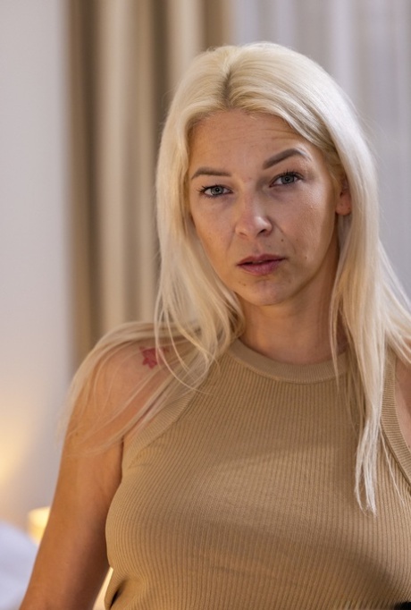 extrem milf nippel tortyr vacker hög kvalitet bilder