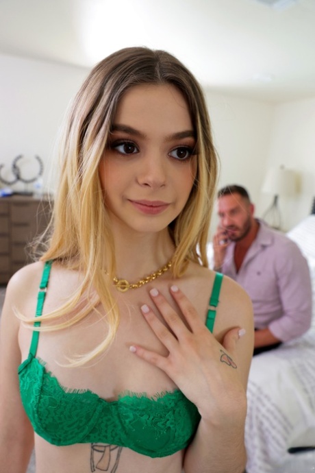 Molly Little pornstar free arkiv